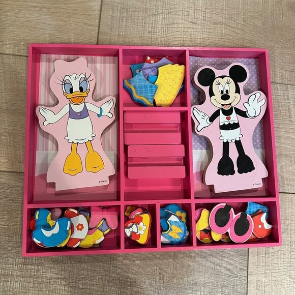DISNEY MELISSA AND DOUGH MICKEY MOUSE AND DAISY DUCK MAGNETIC DRESS UP WOODEN DO - Picture 6 of 8